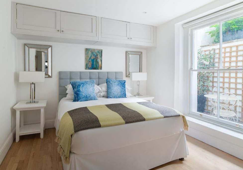 Holland Park 2 Bed *