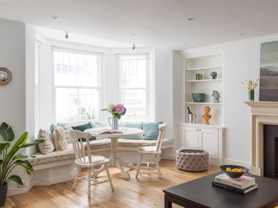 Holland Park 2 Bed Appartamento Londra